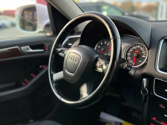 Білий Ауді Ку 5, об'ємом двигуна 2 л та пробігом 254 тис. км за 11200 $, фото 13 на Automoto.ua