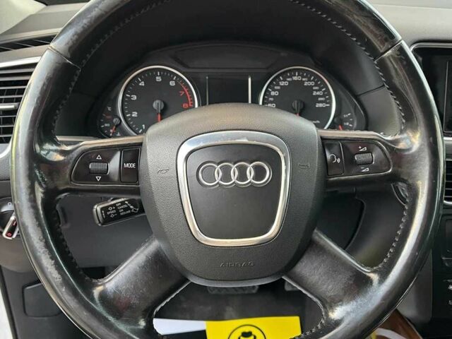 Білий Ауді Ку 5, об'ємом двигуна 2 л та пробігом 254 тис. км за 11200 $, фото 10 на Automoto.ua