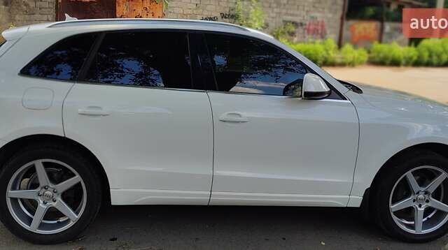Білий Ауді Ку 5, об'ємом двигуна 3.2 л та пробігом 173 тис. км за 12500 $, фото 13 на Automoto.ua