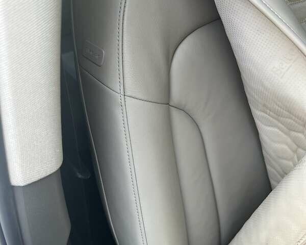 Білий Ауді Ку 5, об'ємом двигуна 3.2 л та пробігом 173 тис. км за 12500 $, фото 28 на Automoto.ua