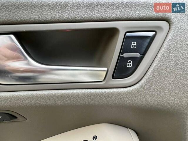 Білий Ауді Ку 5, об'ємом двигуна 3.2 л та пробігом 173 тис. км за 12500 $, фото 16 на Automoto.ua