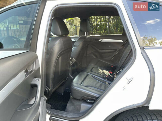 Белый Ауди Ку 5, объемом двигателя 1.97 л и пробегом 313 тыс. км за 10900 $, фото 4 на Automoto.ua