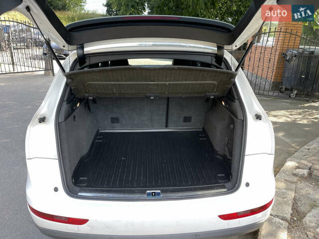 Белый Ауди Ку 5, объемом двигателя 1.97 л и пробегом 313 тыс. км за 10900 $, фото 5 на Automoto.ua