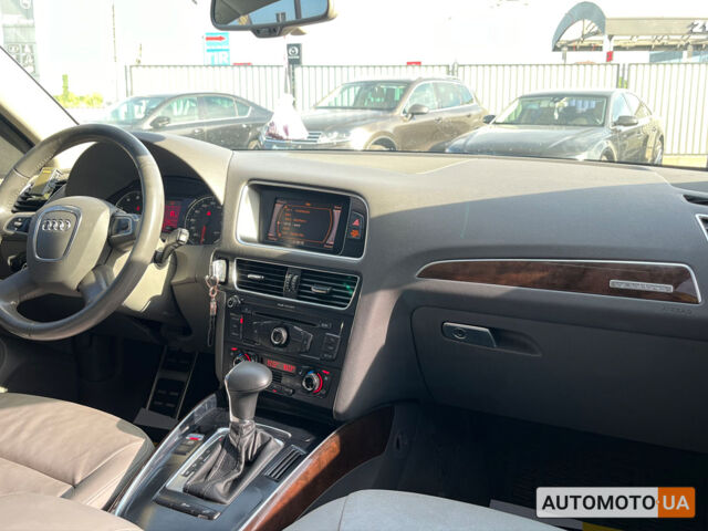 Белый Ауди Ку 5, объемом двигателя 2 л и пробегом 296 тыс. км за 12490 $, фото 18 на Automoto.ua