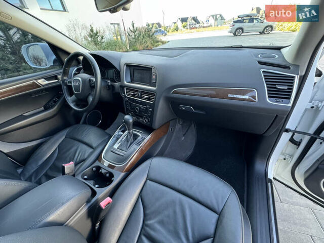 Белый Ауди Ку 5, объемом двигателя 2 л и пробегом 169 тыс. км за 11600 $, фото 21 на Automoto.ua