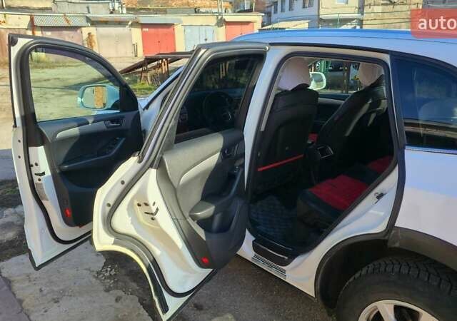 Білий Ауді Ку 5, об'ємом двигуна 2 л та пробігом 212 тис. км за 16000 $, фото 8 на Automoto.ua