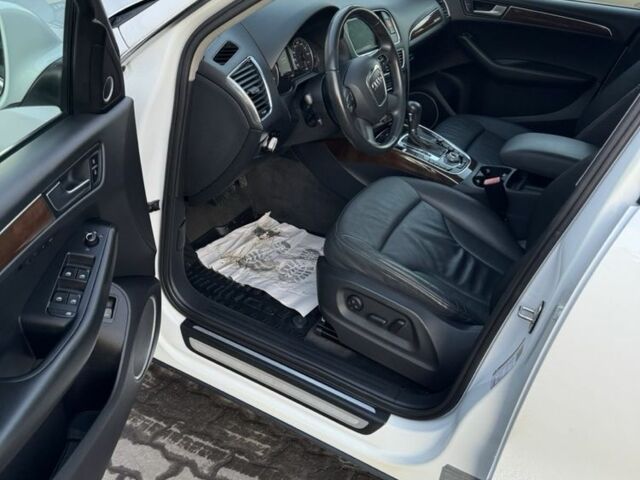 Белый Ауди Ку 5, объемом двигателя 2 л и пробегом 240 тыс. км за 12000 $, фото 6 на Automoto.ua