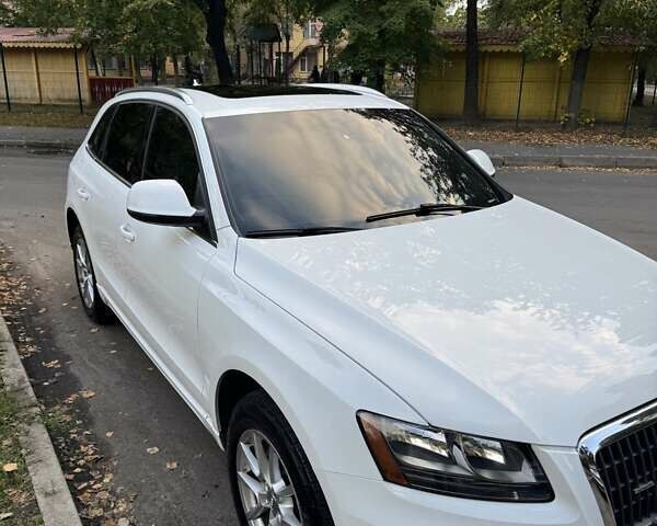 Белый Ауди Ку 5, объемом двигателя 1.98 л и пробегом 152 тыс. км за 14000 $, фото 1 на Automoto.ua