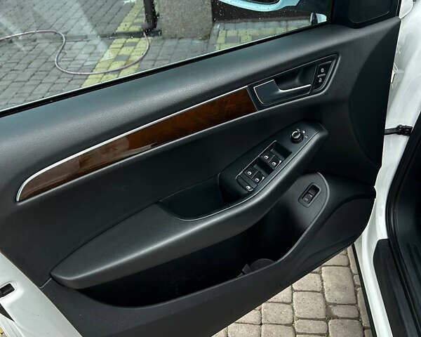 Белый Ауди Ку 5, объемом двигателя 1.98 л и пробегом 297 тыс. км за 13000 $, фото 7 на Automoto.ua