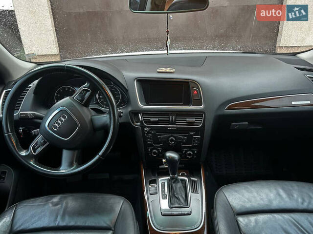 Белый Ауди Ку 5, объемом двигателя 1.98 л и пробегом 297 тыс. км за 13000 $, фото 6 на Automoto.ua