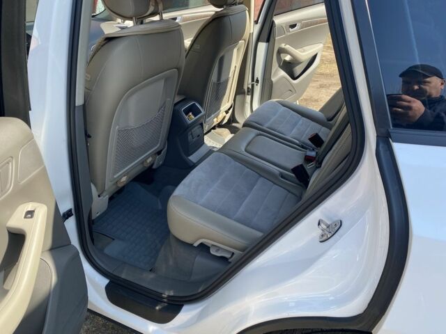 Белый Ауди Ку 5, объемом двигателя 2 л и пробегом 180 тыс. км за 14950 $, фото 15 на Automoto.ua