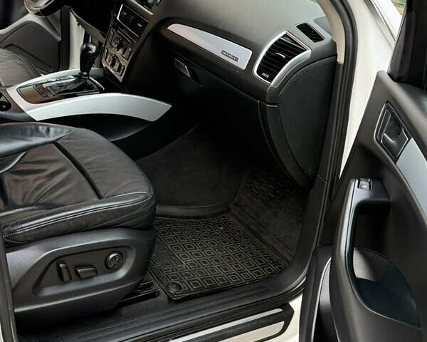 Білий Ауді Ку 5, об'ємом двигуна 1.98 л та пробігом 251 тис. км за 12999 $, фото 19 на Automoto.ua