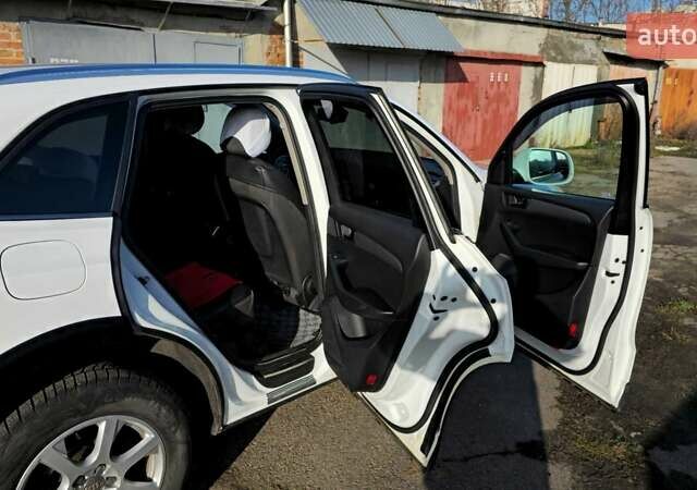 Білий Ауді Ку 5, об'ємом двигуна 2 л та пробігом 212 тис. км за 16000 $, фото 10 на Automoto.ua