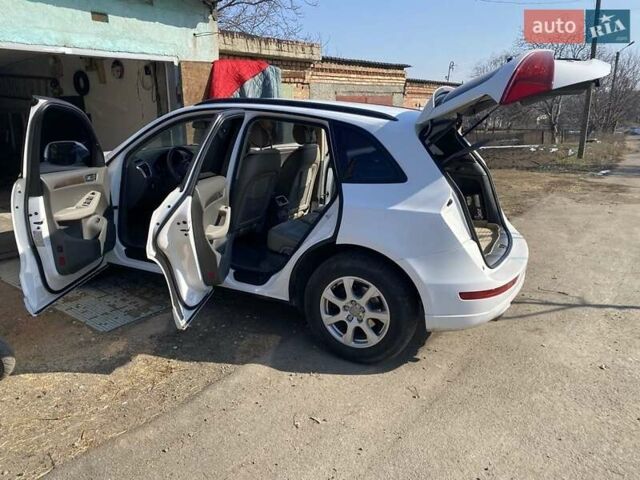 Белый Ауди Ку 5, объемом двигателя 2 л и пробегом 180 тыс. км за 14950 $, фото 12 на Automoto.ua