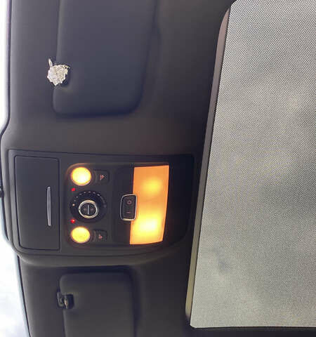 Белый Ауди Ку 5, объемом двигателя 1.97 л и пробегом 327 тыс. км за 15900 $, фото 19 на Automoto.ua