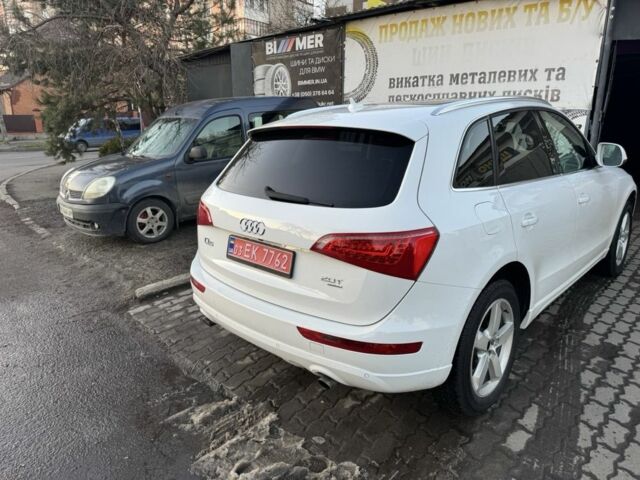 Белый Ауди Ку 5, объемом двигателя 2 л и пробегом 240 тыс. км за 12000 $, фото 1 на Automoto.ua