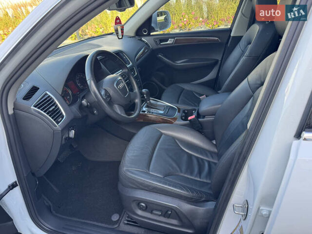 Белый Ауди Ку 5, объемом двигателя 2 л и пробегом 169 тыс. км за 11600 $, фото 12 на Automoto.ua