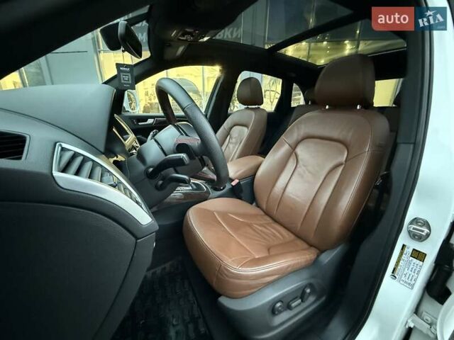 Белый Ауди Ку 5, объемом двигателя 1.98 л и пробегом 270 тыс. км за 12700 $, фото 17 на Automoto.ua