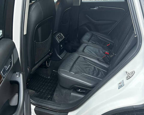 Белый Ауди Ку 5, объемом двигателя 1.98 л и пробегом 297 тыс. км за 13000 $, фото 5 на Automoto.ua