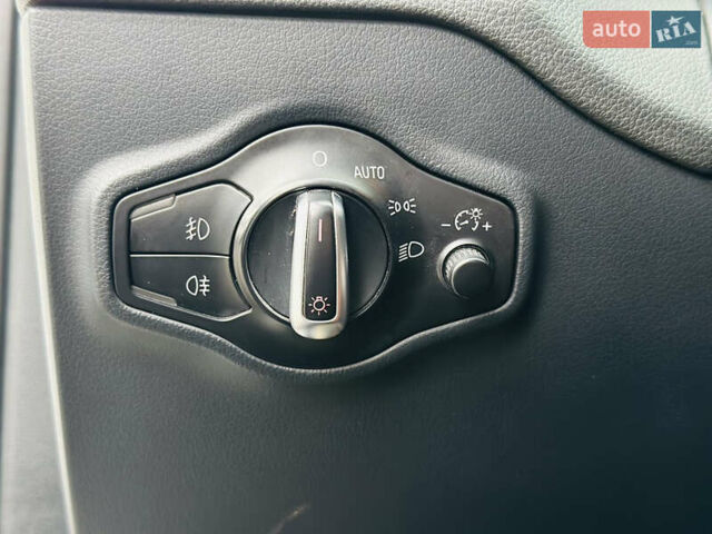 Білий Ауді Ку 5, об'ємом двигуна 1.98 л та пробігом 272 тис. км за 14700 $, фото 32 на Automoto.ua