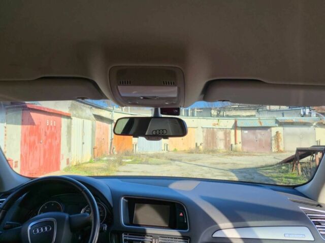 Белый Ауди Ку 5, объемом двигателя 2 л и пробегом 212 тыс. км за 16000 $, фото 13 на Automoto.ua