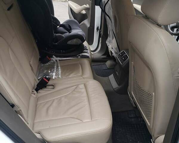 Белый Ауди Ку 5, объемом двигателя 1.98 л и пробегом 185 тыс. км за 12700 $, фото 11 на Automoto.ua