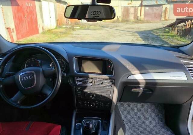 Білий Ауді Ку 5, об'ємом двигуна 2 л та пробігом 212 тис. км за 16000 $, фото 11 на Automoto.ua
