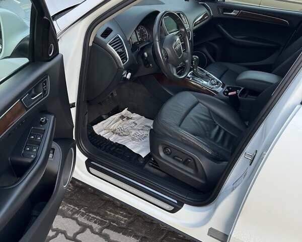 Белый Ауди Ку 5, объемом двигателя 1.98 л и пробегом 243 тыс. км за 14000 $, фото 6 на Automoto.ua