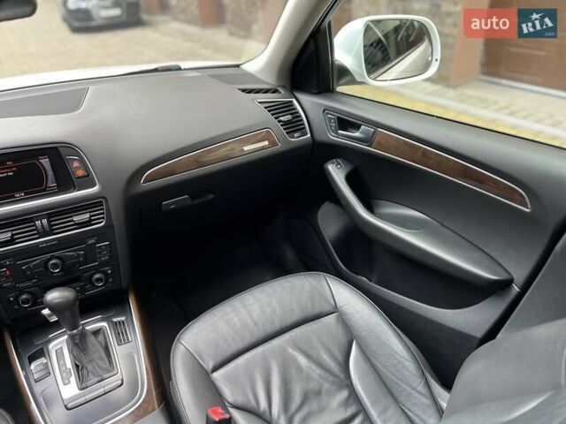 Белый Ауди Ку 5, объемом двигателя 3.2 л и пробегом 245 тыс. км за 10900 $, фото 30 на Automoto.ua
