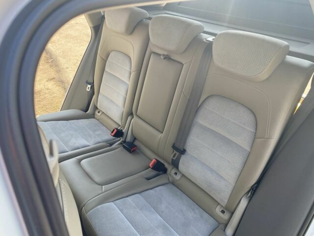 Белый Ауди Ку 5, объемом двигателя 2 л и пробегом 180 тыс. км за 14950 $, фото 6 на Automoto.ua