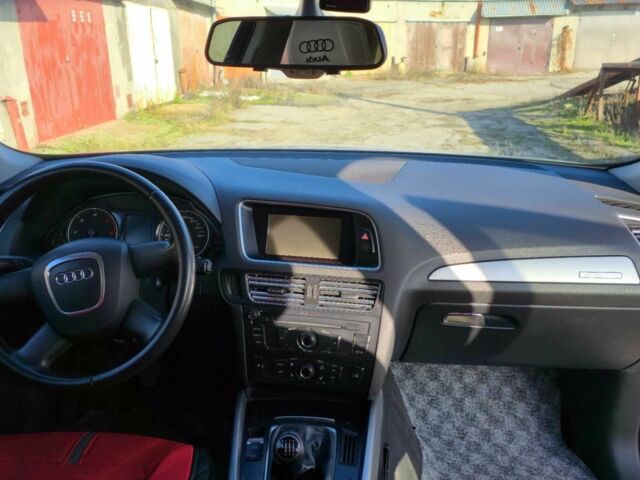 Белый Ауди Ку 5, объемом двигателя 2 л и пробегом 212 тыс. км за 16000 $, фото 12 на Automoto.ua