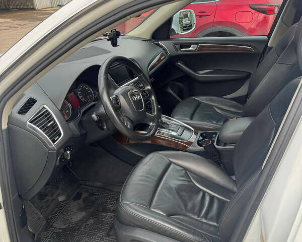 Белый Ауди Ку 5, объемом двигателя 1.98 л и пробегом 246 тыс. км за 11500 $, фото 11 на Automoto.ua