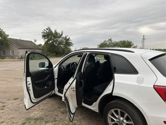 Белый Ауди Ку 5, объемом двигателя 2 л и пробегом 183 тыс. км за 12500 $, фото 7 на Automoto.ua