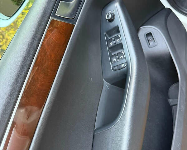 Белый Ауди Ку 5, объемом двигателя 2 л и пробегом 183 тыс. км за 17999 $, фото 8 на Automoto.ua