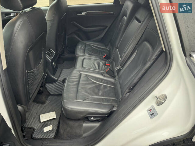 Белый Ауди Ку 5, объемом двигателя 1.98 л и пробегом 220 тыс. км за 7300 $, фото 41 на Automoto.ua