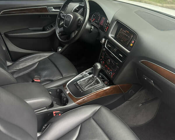 Белый Ауди Ку 5, объемом двигателя 1.98 л и пробегом 215 тыс. км за 11400 $, фото 5 на Automoto.ua