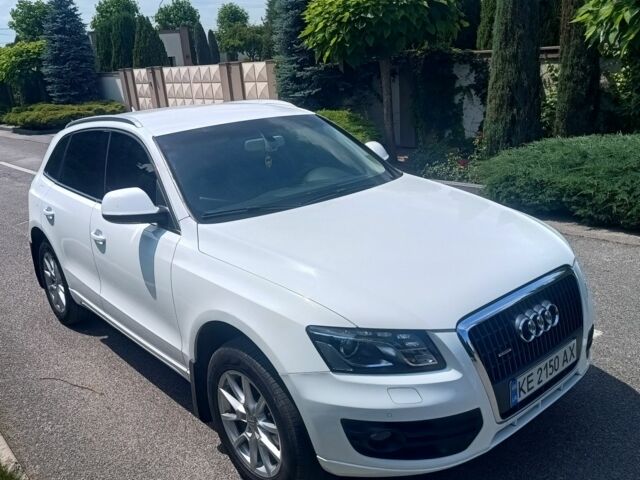 Білий Ауді Ку 5, об'ємом двигуна 2 л та пробігом 228 тис. км за 15000 $, фото 7 на Automoto.ua