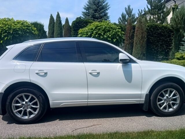 Білий Ауді Ку 5, об'ємом двигуна 2 л та пробігом 228 тис. км за 15000 $, фото 6 на Automoto.ua