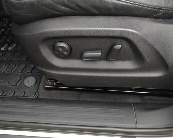 Белый Ауди Ку 5, объемом двигателя 1.97 л и пробегом 210 тыс. км за 17500 $, фото 57 на Automoto.ua