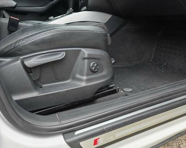 Белый Ауди Ку 5, объемом двигателя 2.97 л и пробегом 238 тыс. км за 14200 $, фото 6 на Automoto.ua