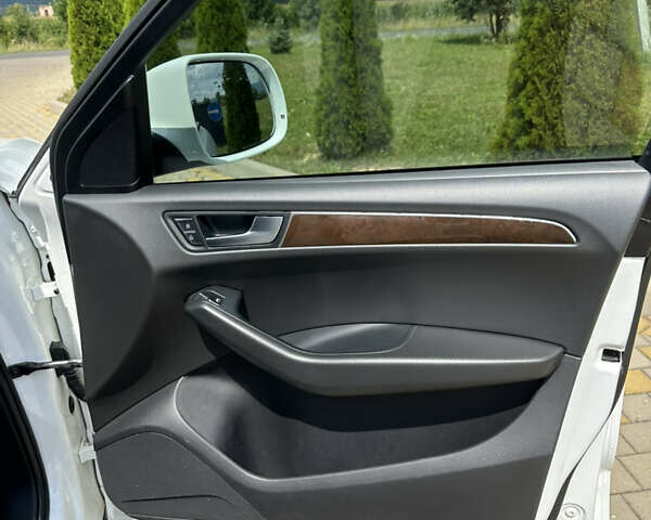 Белый Ауди Ку 5, объемом двигателя 2.01 л и пробегом 207 тыс. км за 13500 $, фото 5 на Automoto.ua