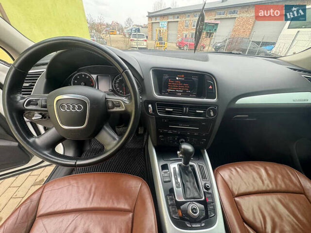Белый Ауди Ку 5, объемом двигателя 1.98 л и пробегом 186 тыс. км за 14000 $, фото 9 на Automoto.ua