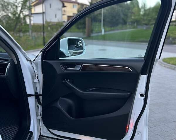 Белый Ауди Ку 5, объемом двигателя 1.98 л и пробегом 170 тыс. км за 13900 $, фото 30 на Automoto.ua