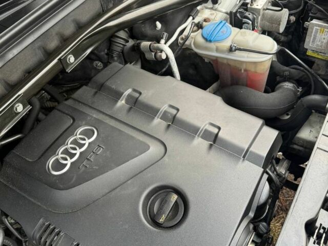 Белый Ауди Ку 5, объемом двигателя 2 л и пробегом 264 тыс. км за 12500 $, фото 4 на Automoto.ua