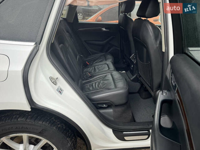 Белый Ауди Ку 5, объемом двигателя 1.98 л и пробегом 220 тыс. км за 7300 $, фото 43 на Automoto.ua