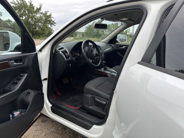 Белый Ауди Ку 5, объемом двигателя 2 л и пробегом 183 тыс. км за 12500 $, фото 9 на Automoto.ua