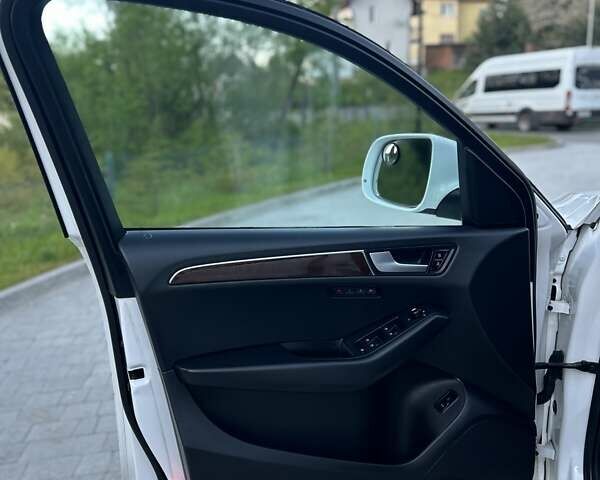 Белый Ауди Ку 5, объемом двигателя 1.98 л и пробегом 170 тыс. км за 13900 $, фото 24 на Automoto.ua