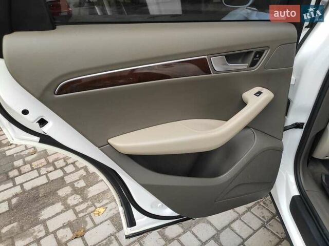 Белый Ауди Ку 5, объемом двигателя 1.98 л и пробегом 192 тыс. км за 10700 $, фото 27 на Automoto.ua