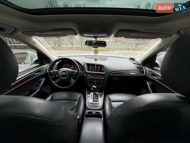 Белый Ауди Ку 5, объемом двигателя 1.98 л и пробегом 105 тыс. км за 13000 $, фото 13 на Automoto.ua