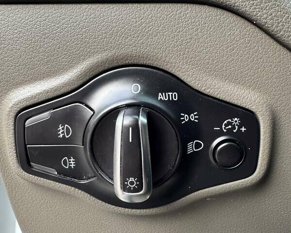 Белый Ауди Ку 5, объемом двигателя 2 л и пробегом 222 тыс. км за 13100 $, фото 19 на Automoto.ua